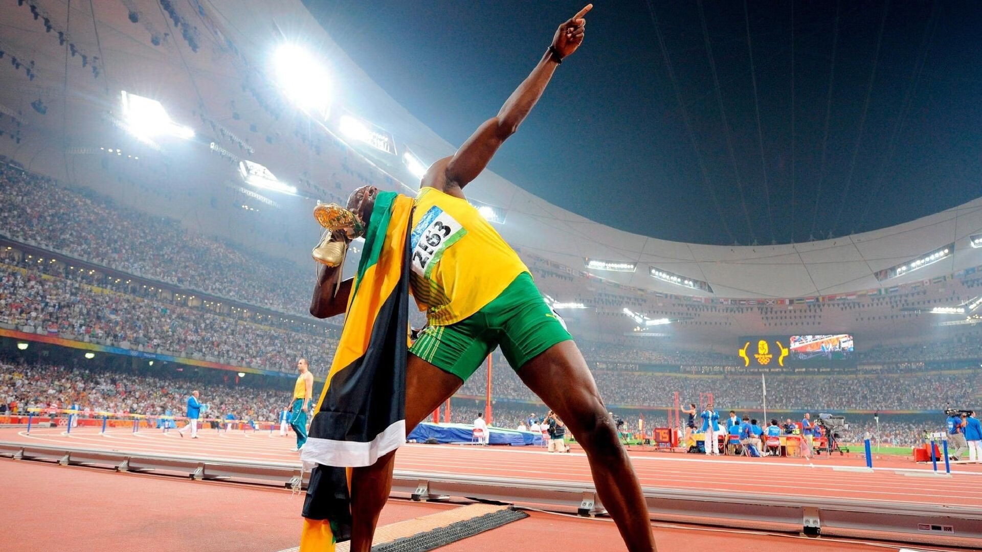 北欧童话与格子军团的宿命对决,贝林厄姆在风暴眼中绽放